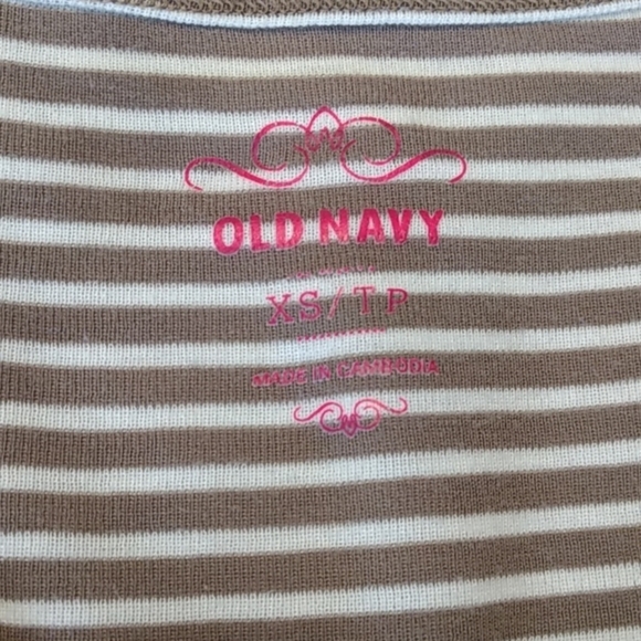 [3/$10] Striped ruffle shirt - Old Navy XS - Picture 4 of 4